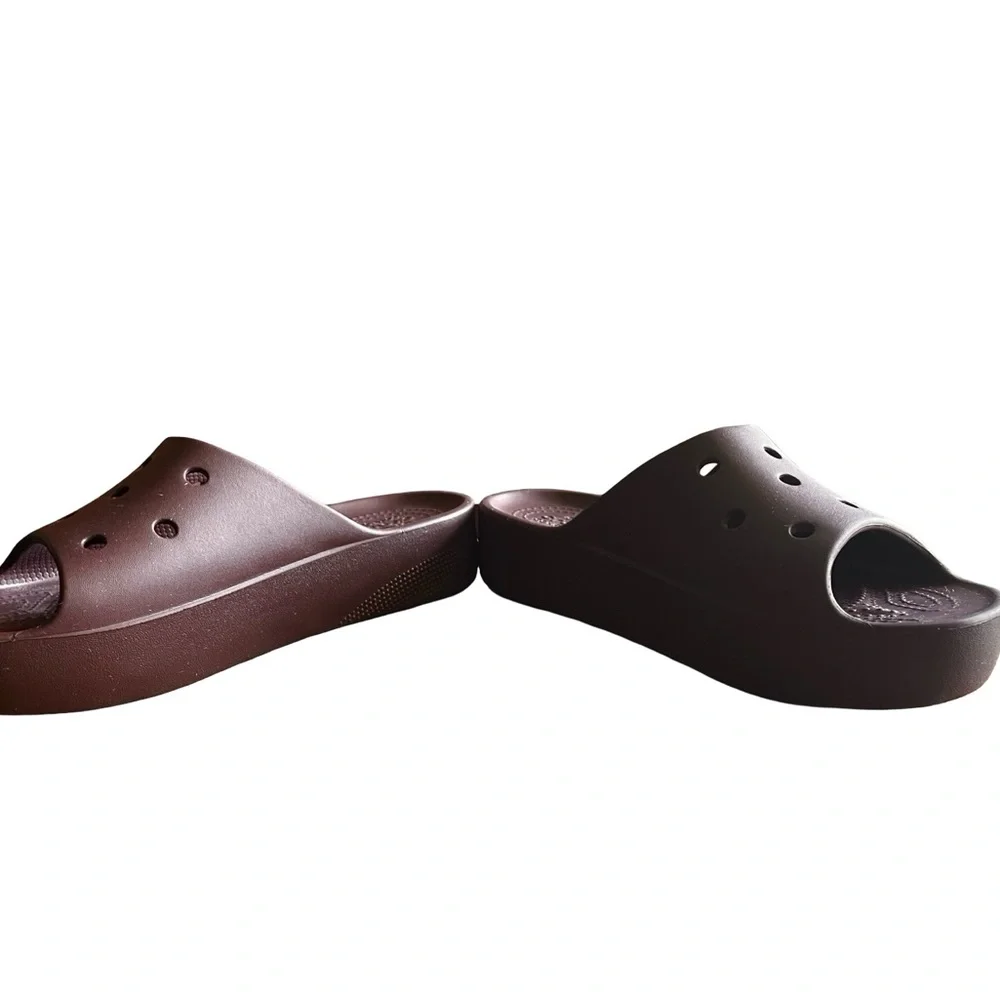 Crocs Platform Slide Sandals Beach Shoes Travel Pool Dark Cherry Plum Sz 6 EUC - Picture 3 of 9